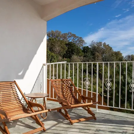 Monte Cristo Apartment