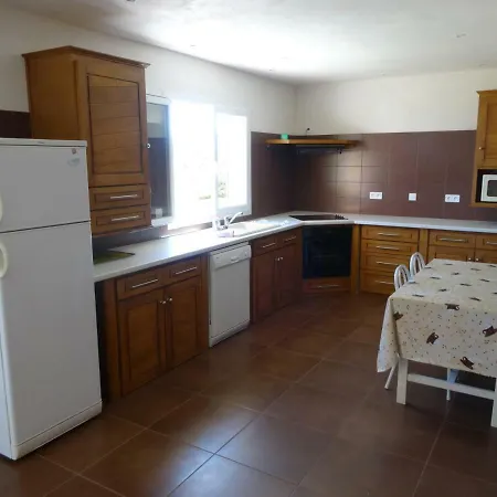 Monte Cristo Apartment *