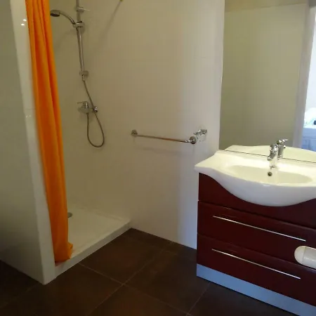 Monte Cristo Apartment *