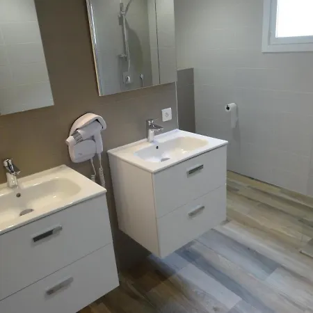 Monte Cristo Apartment